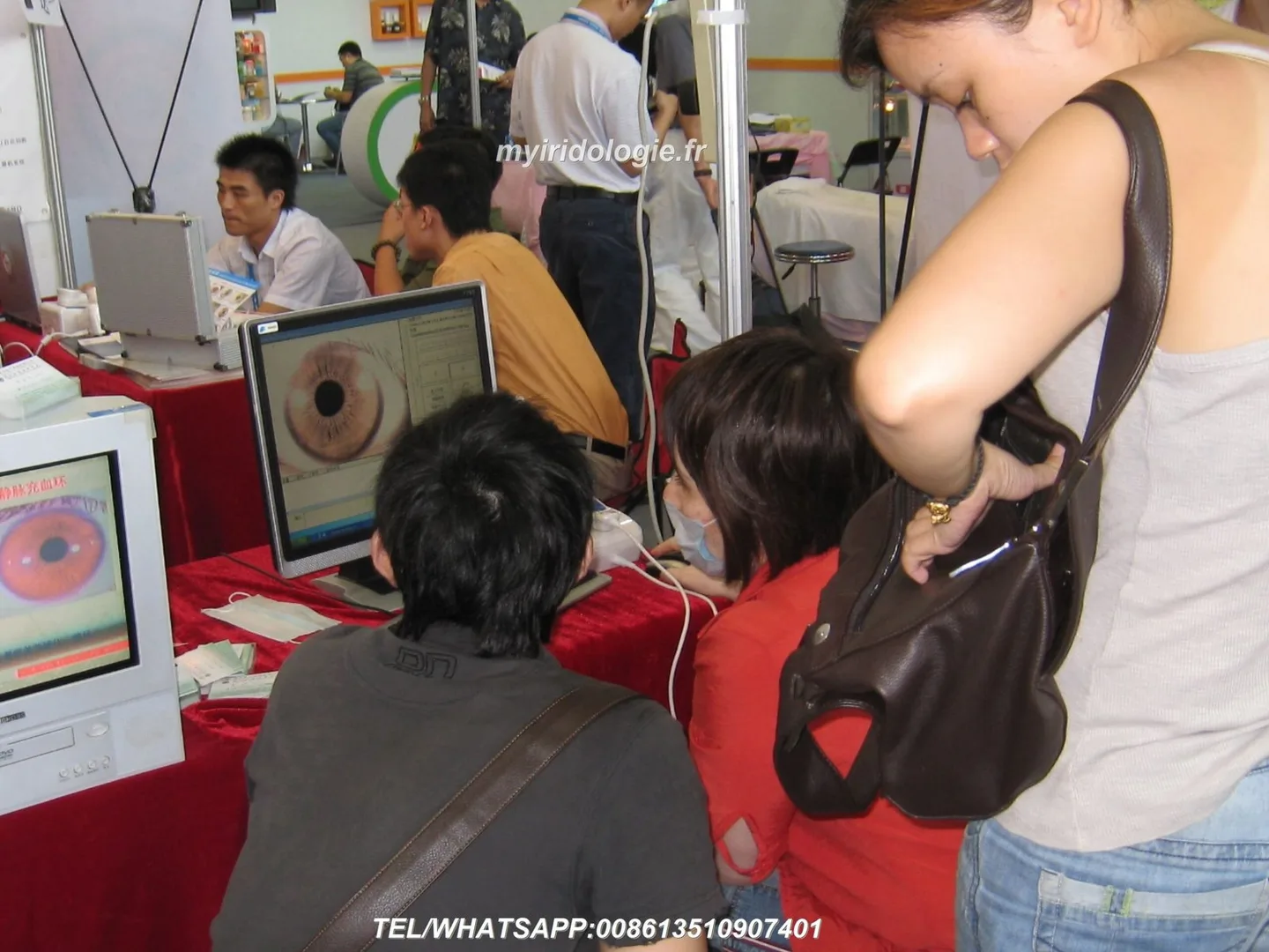 Looking for an “Amish iridologist near me” in Australia — practical options for OEM distributors — MAIKONG appareil photo iridologie Exhibition (32).JPG