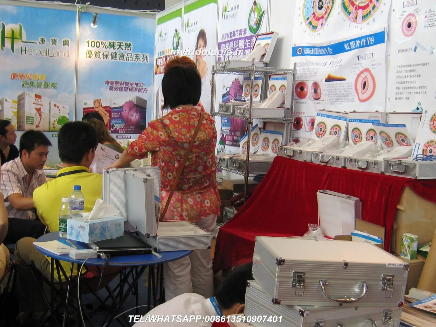 Looking for an “Amish iridologist near me” in Australia — practical options for OEM distributors — MAIKONG appareil photo iridologie Exhibition (57).JPG