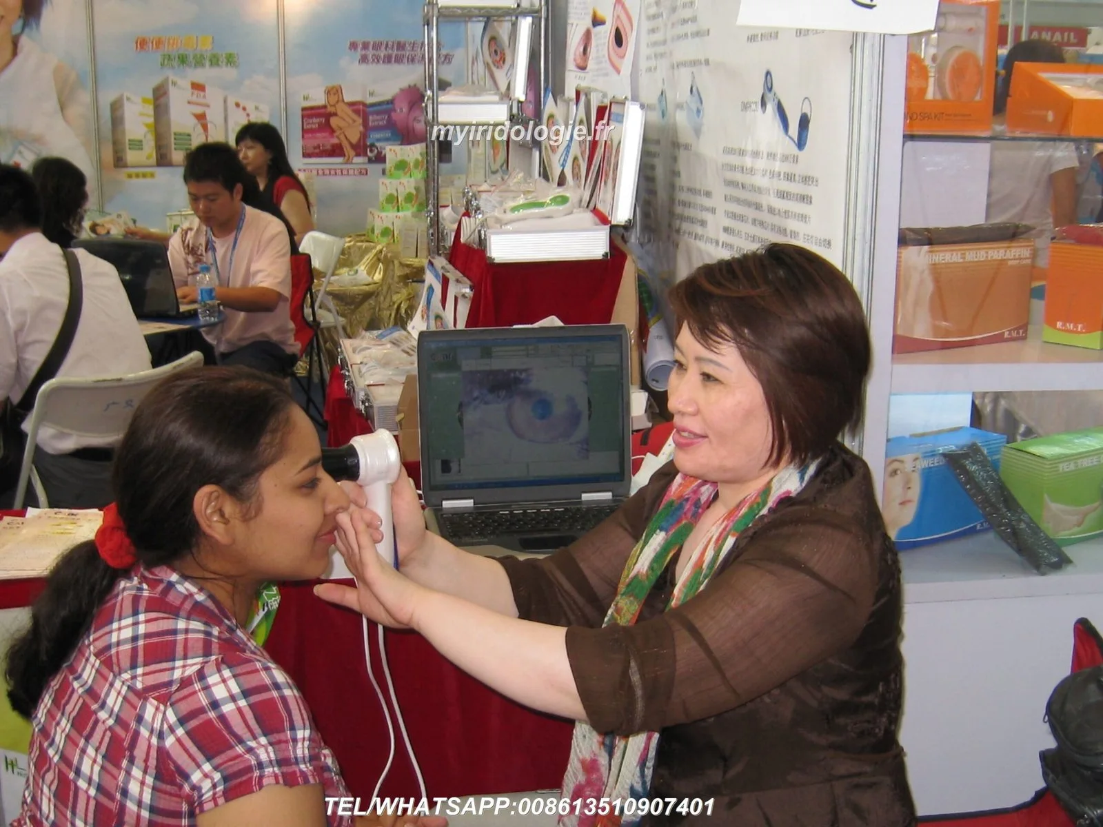 Where Australian private‑label brands can source professional iriscopes and what to check before you buy 1 Where Australian private‑label brands can source professional iriscopes and what to check before you buy — MAIKONG appareil photo iridologie Exhibition (20).JPG